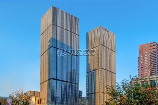 22"香港甲級(jí)寫(xiě)字樓租金在第一季度下降了0.9%，店鋪?zhàn)饨鸬凉鹊?