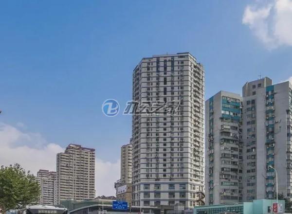 22"西安甲級辦公樓需求減弱客流反彈有助于消費(fèi)復(fù)蘇"